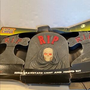 NWT & Vintage Totally Ghoul Eerie Graveyard & Sound kit